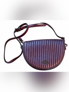 Coach Women's Ellen Linear Quilted Crossbody Purse